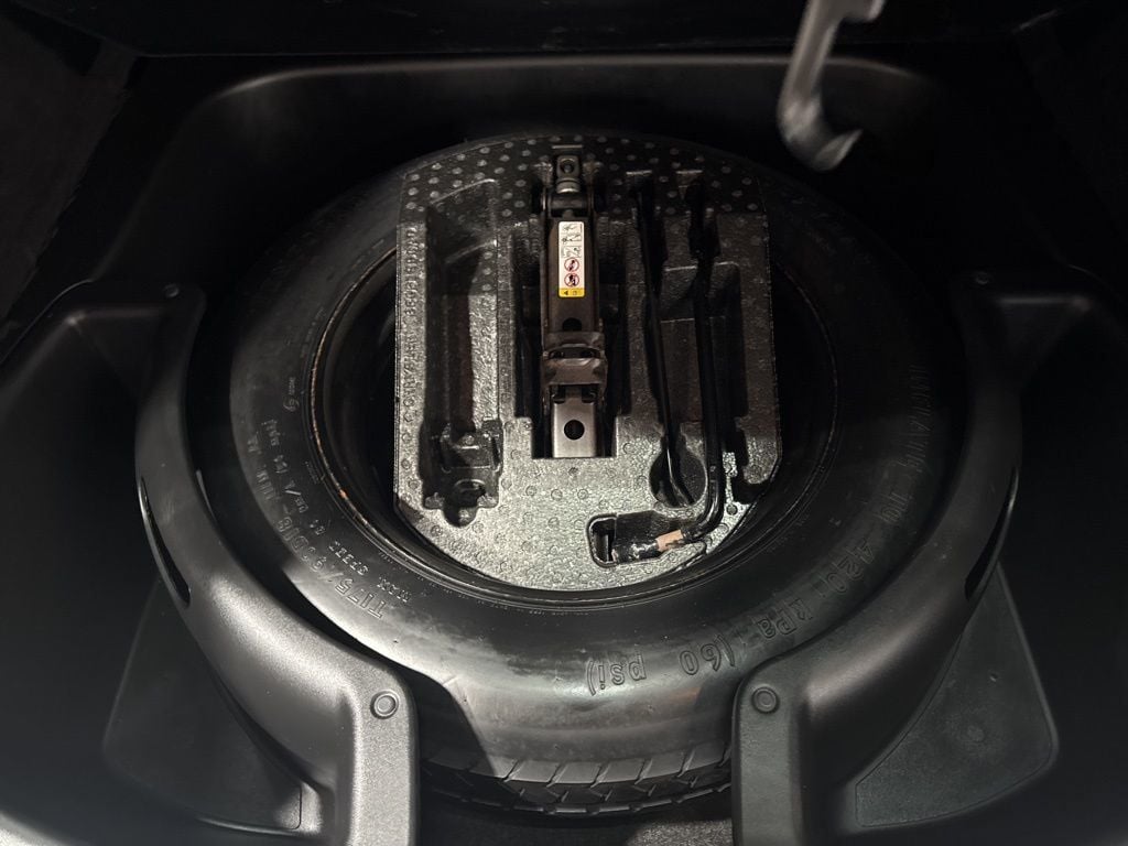 2012 Jeep Grand Cherokee Laredo - 22982193 - 31