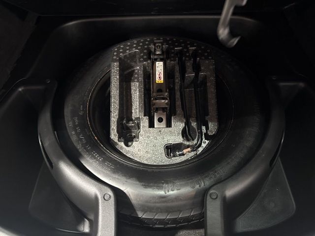 2012 Jeep Grand Cherokee Laredo - 22982193 - 31