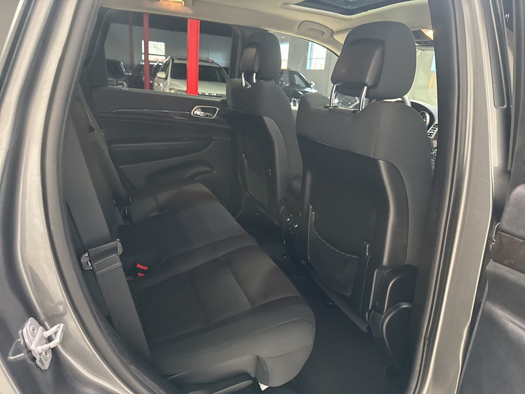 2012 Jeep Grand Cherokee Laredo - 22982193 - 33