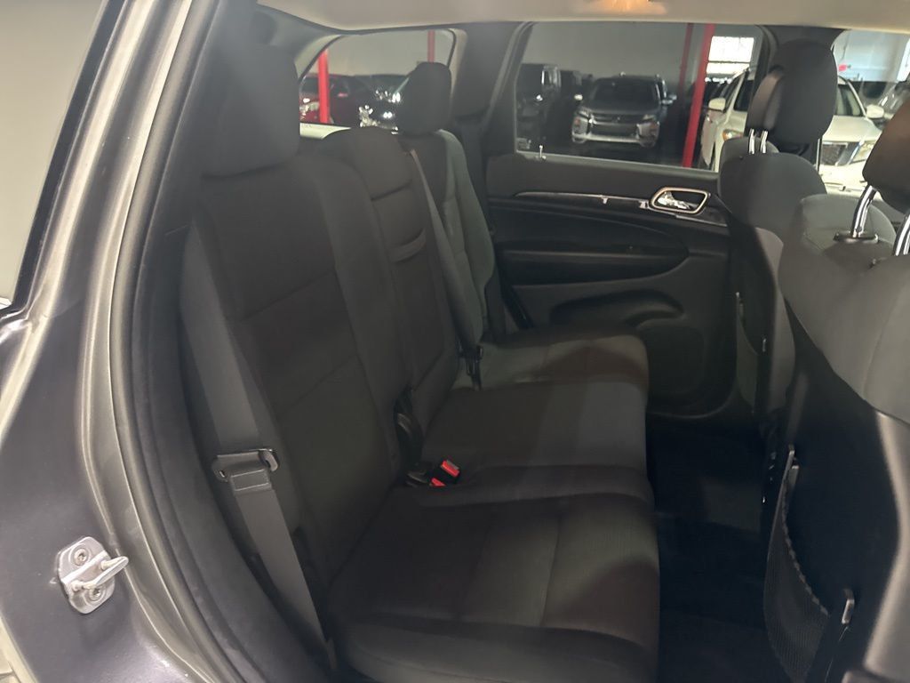 2012 Jeep Grand Cherokee Laredo - 22982193 - 34