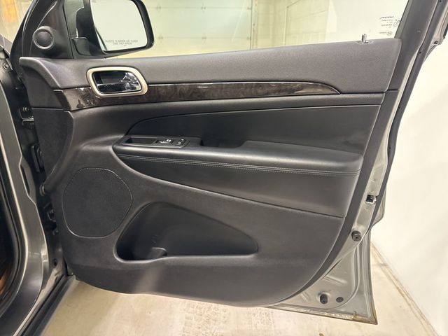 2012 Jeep Grand Cherokee Laredo - 22982193 - 39