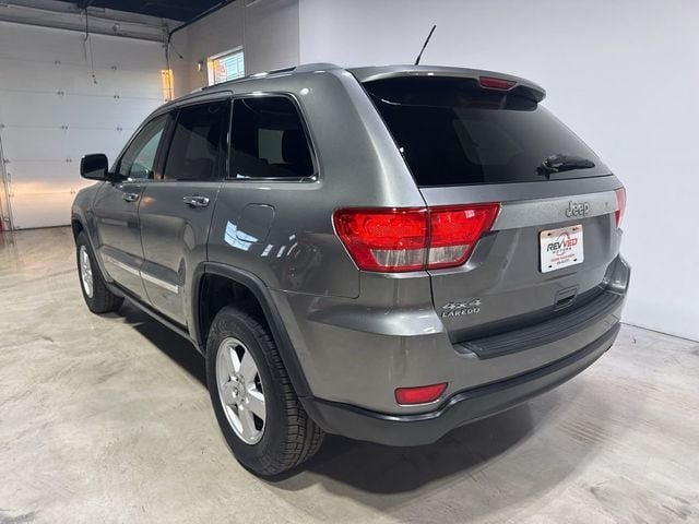 2012 Jeep Grand Cherokee Laredo - 22982193 - 4