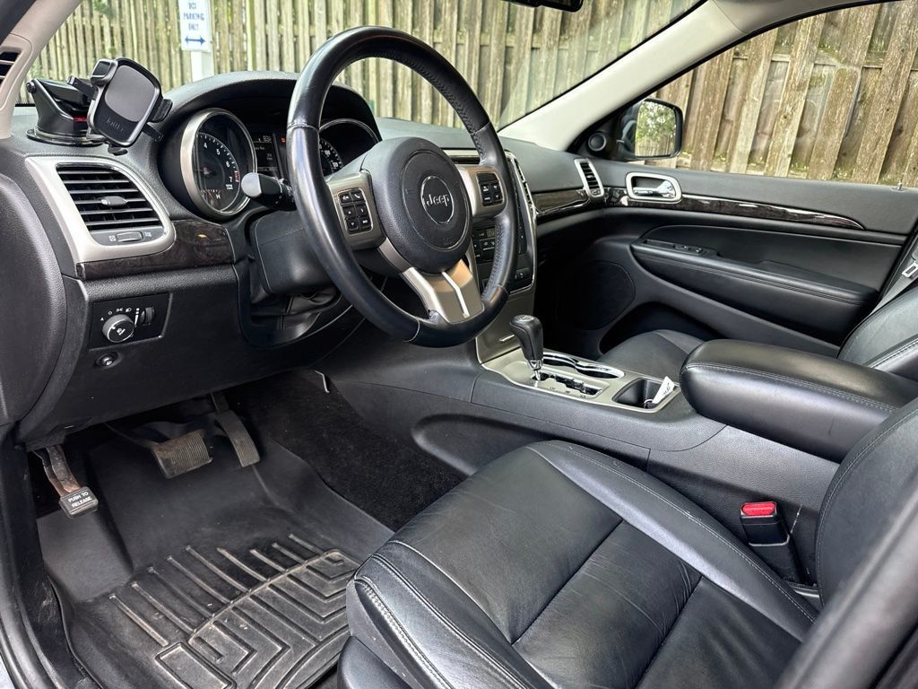 2012 Jeep Grand Cherokee Laredo - 23083732 - 9