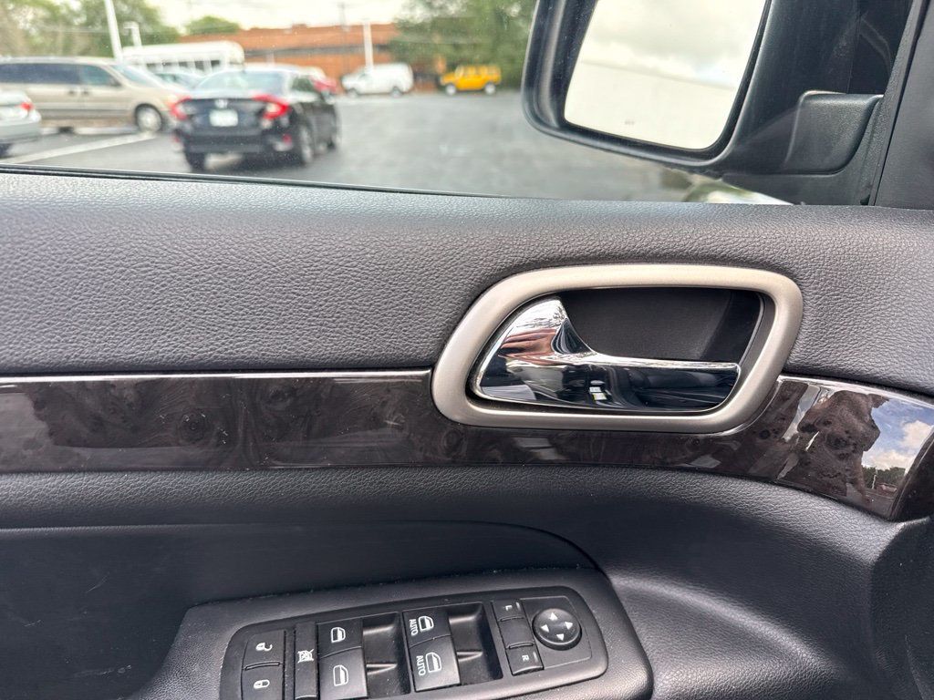 2012 Jeep Grand Cherokee Laredo - 23083732 - 12