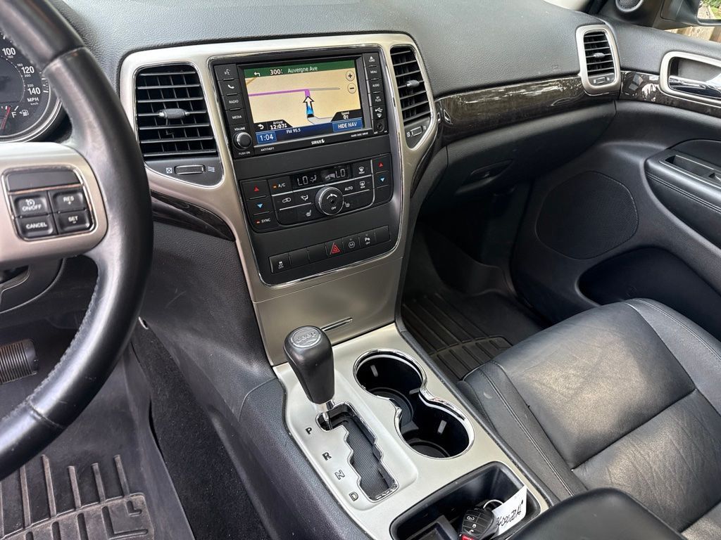 2012 Jeep Grand Cherokee Laredo - 23083732 - 17