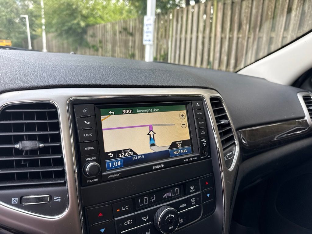 2012 Jeep Grand Cherokee Laredo - 23083732 - 18