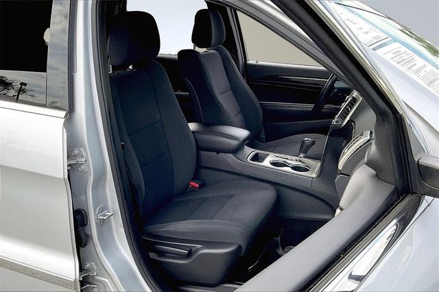 2012 Jeep Grand Cherokee Laredo - 22755124 - 12