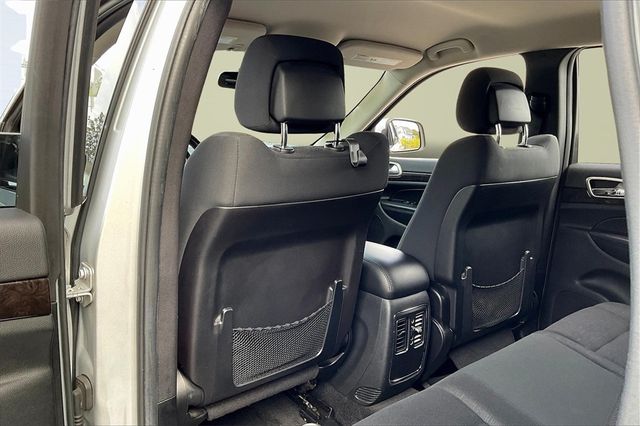 2012 Jeep Grand Cherokee Laredo - 22755124 - 17