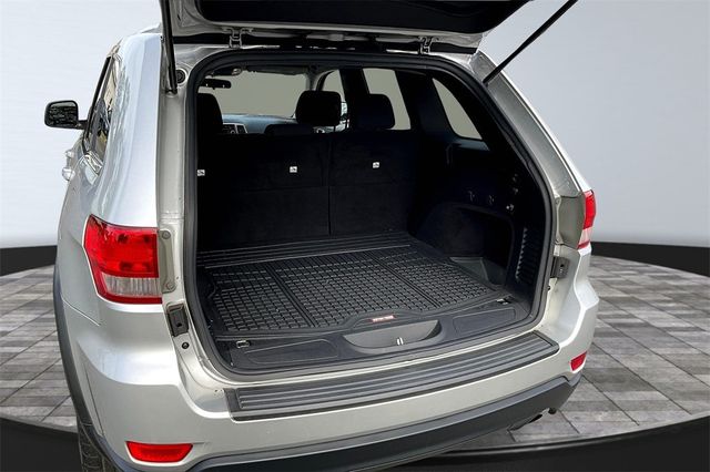 2012 Jeep Grand Cherokee Laredo - 22755124 - 32