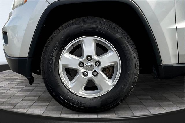 2012 Jeep Grand Cherokee Laredo - 22755124 - 34