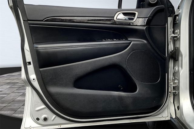 2012 Jeep Grand Cherokee Laredo - 22755124 - 8