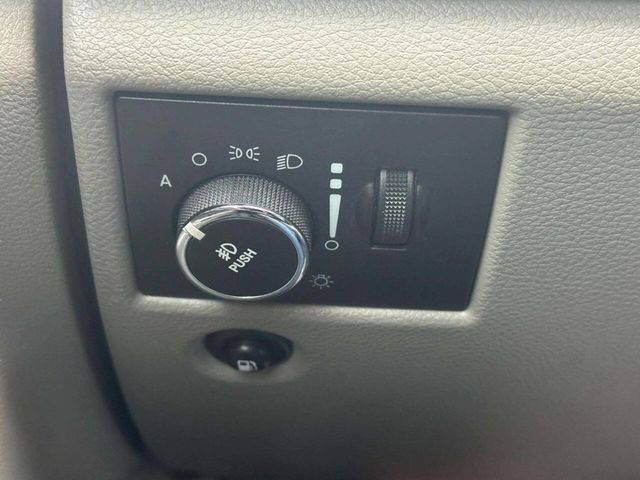 2012 Jeep Grand Cherokee Laredo 4x4 4dr SUV - 22949708 - 23