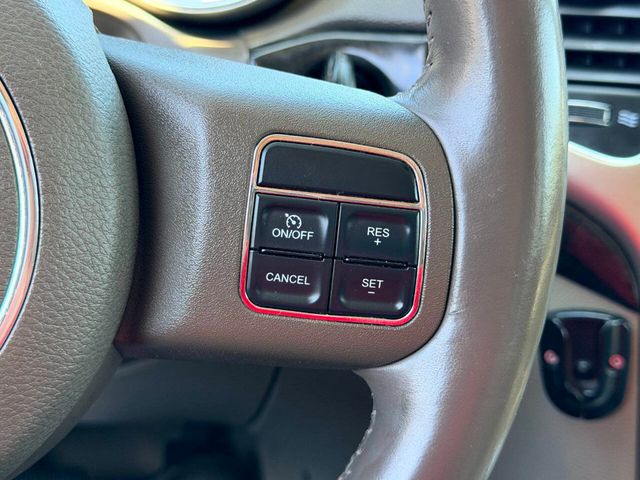 2012 Jeep Grand Cherokee Laredo 4x4 4dr SUV - 23027919 - 30
