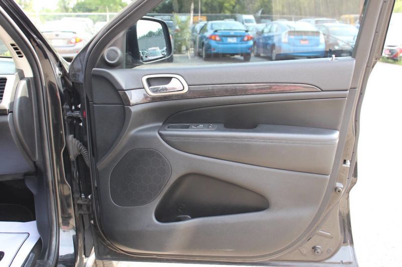 2012 Jeep Grand Cherokee Laredo X 4x4 4dr SUV - 22947023 - 13