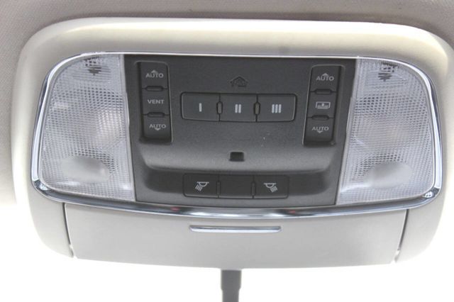 2012 Jeep Grand Cherokee Laredo X 4x4 4dr SUV - 22947023 - 19