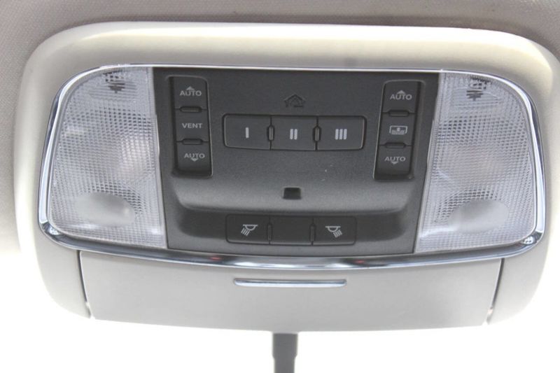 2012 Jeep Grand Cherokee Laredo X 4x4 4dr SUV - 22947023 - 19