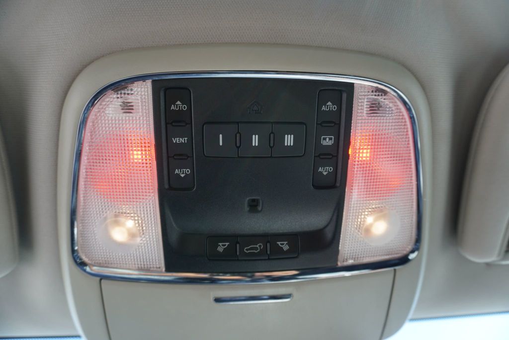 2012 Jeep Grand Cherokee OVERLAND - 23028208 - 35