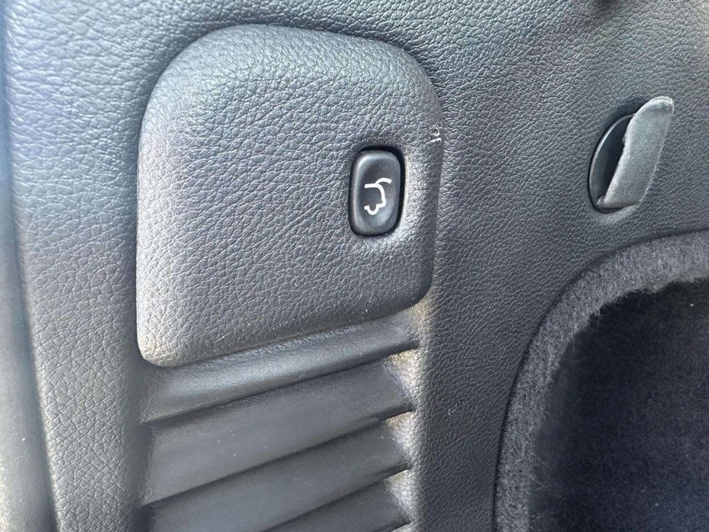 2012 Jeep Grand Cherokee Overland 4x4 4dr SUV - 22936473 - 12