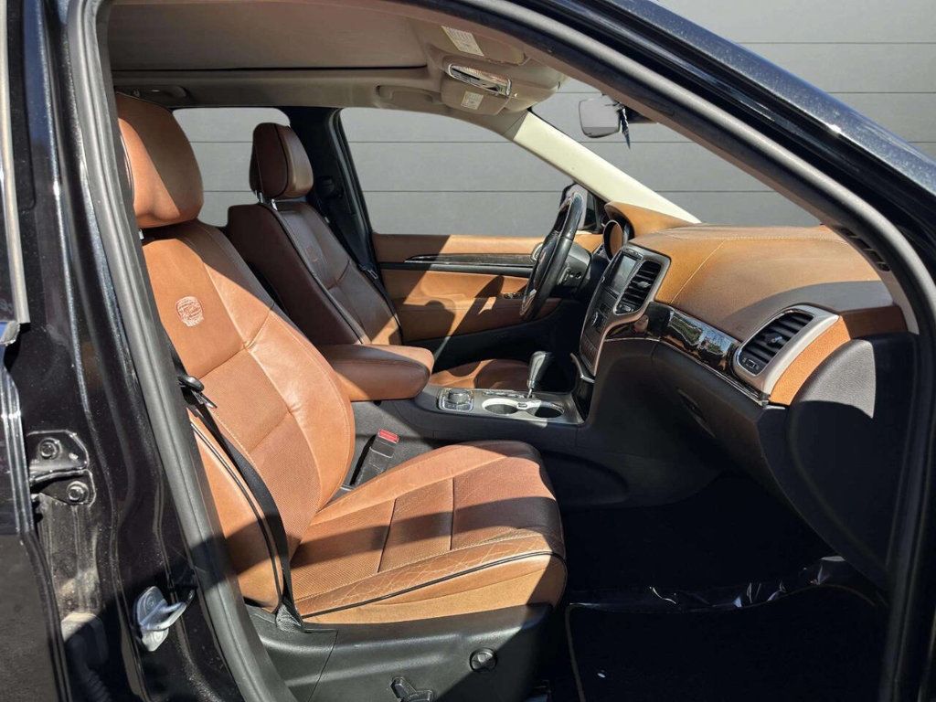 2012 Jeep Grand Cherokee Overland 4x4 4dr SUV - 22936473 - 22