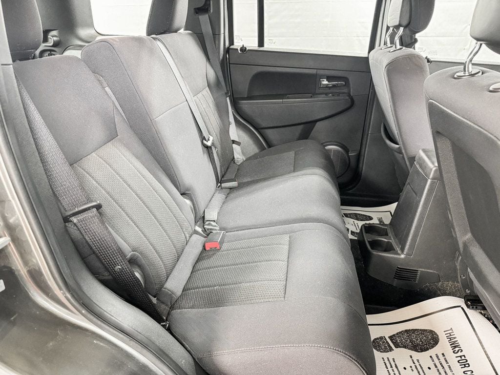 2012 Jeep Liberty Sport photo 11