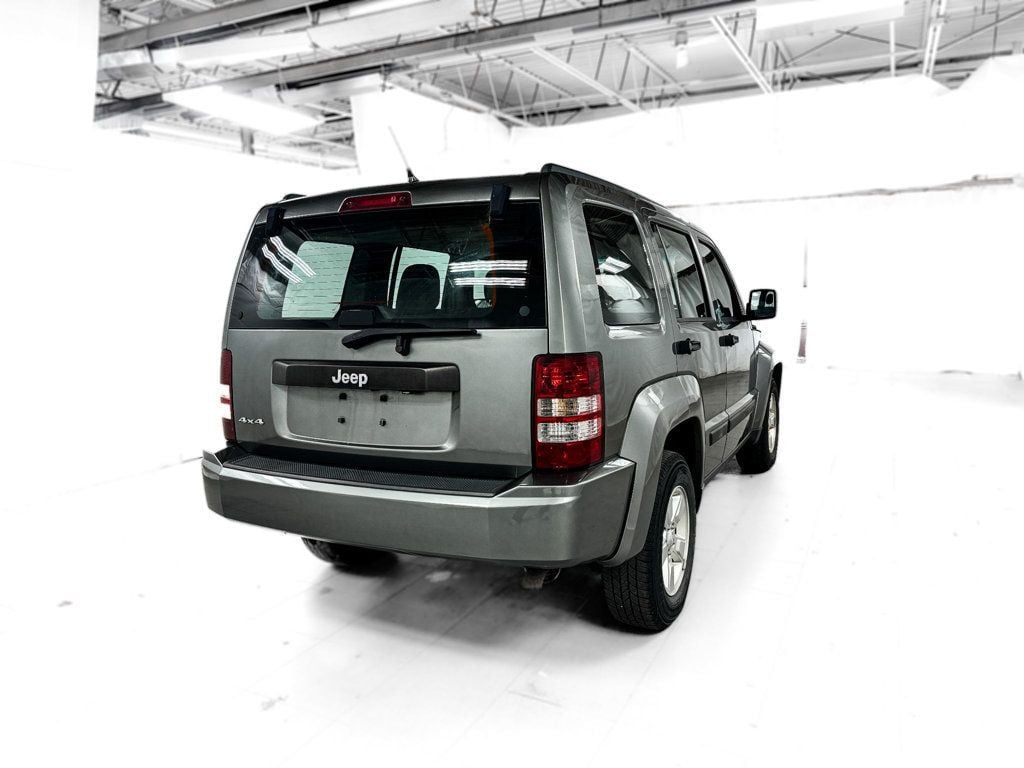2012 Jeep Liberty Sport photo 6