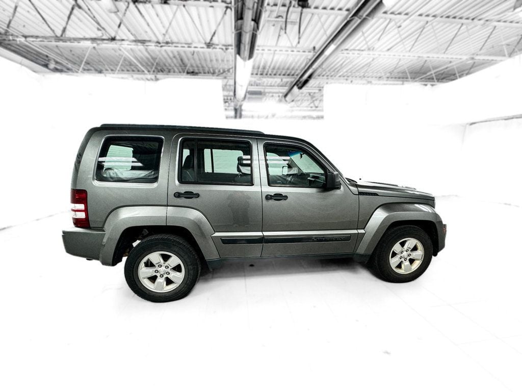 2012 Jeep Liberty Sport photo 7