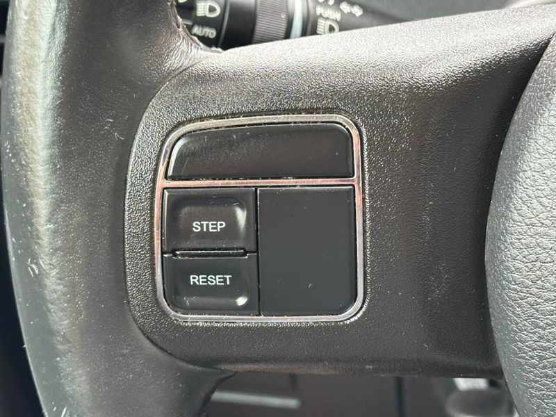 2012 Jeep Liberty Sport 4x4 4dr SUV - 22882004 - 28