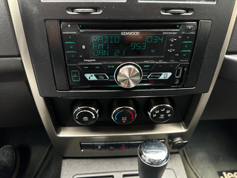 2012 Jeep Liberty Sport 4x4 4dr SUV - 22882004 - 32