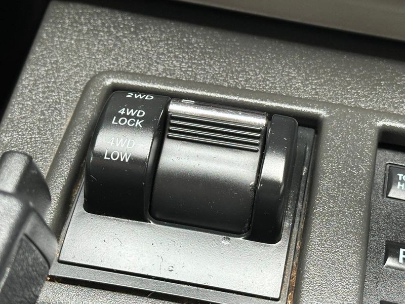 2012 Jeep Liberty Sport 4x4 4dr SUV - 22882004 - 35