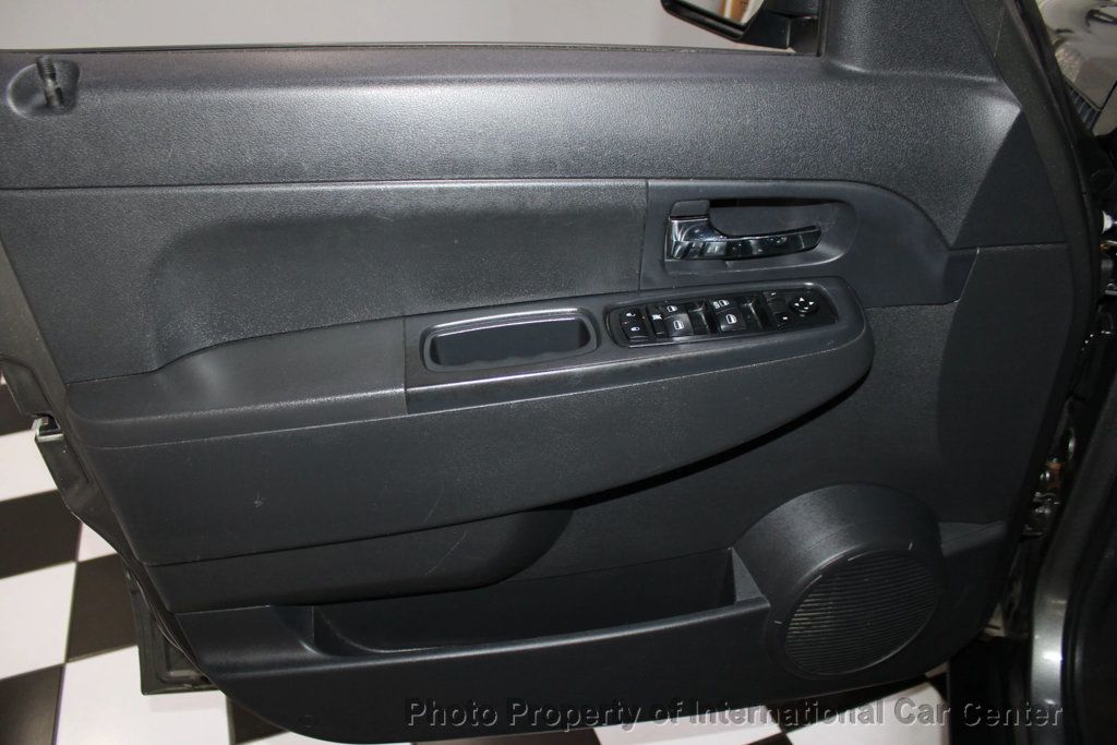 2012 Jeep Liberty Sport SUV 4D - 22939704 - 9