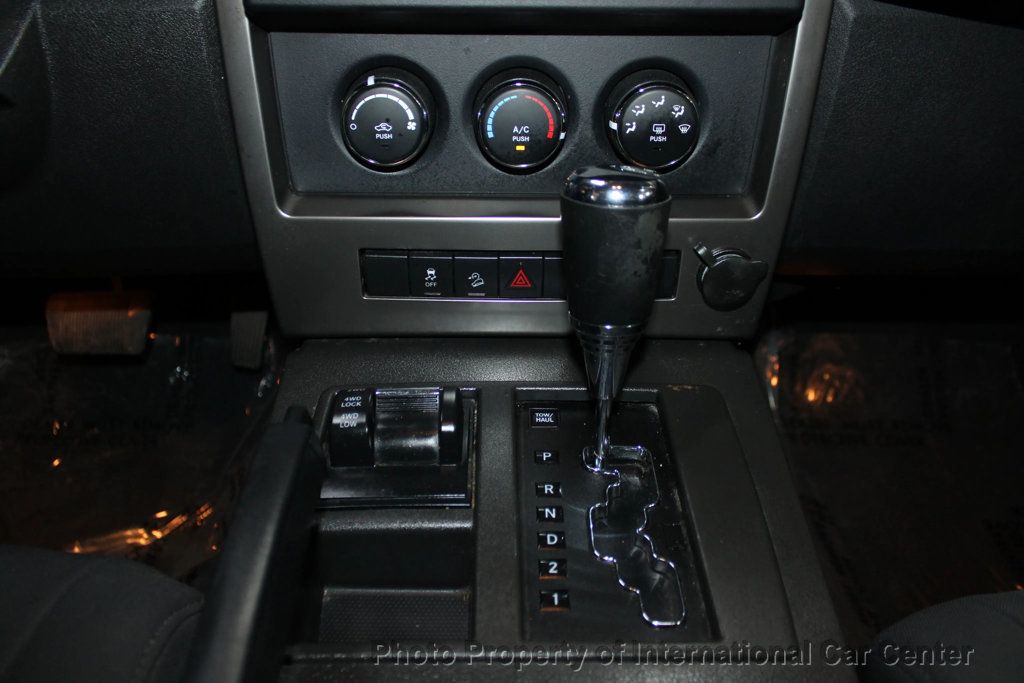 2012 Jeep Liberty Sport SUV 4D - 22939704 - 13