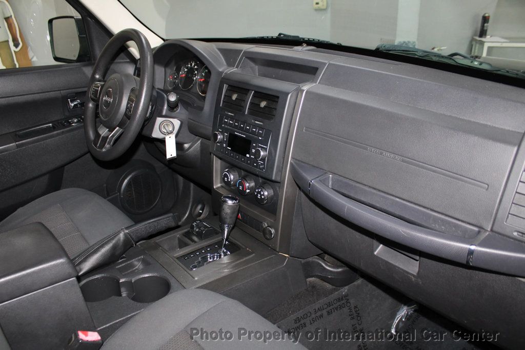 2012 Jeep Liberty Sport SUV 4D - 22939704 - 24