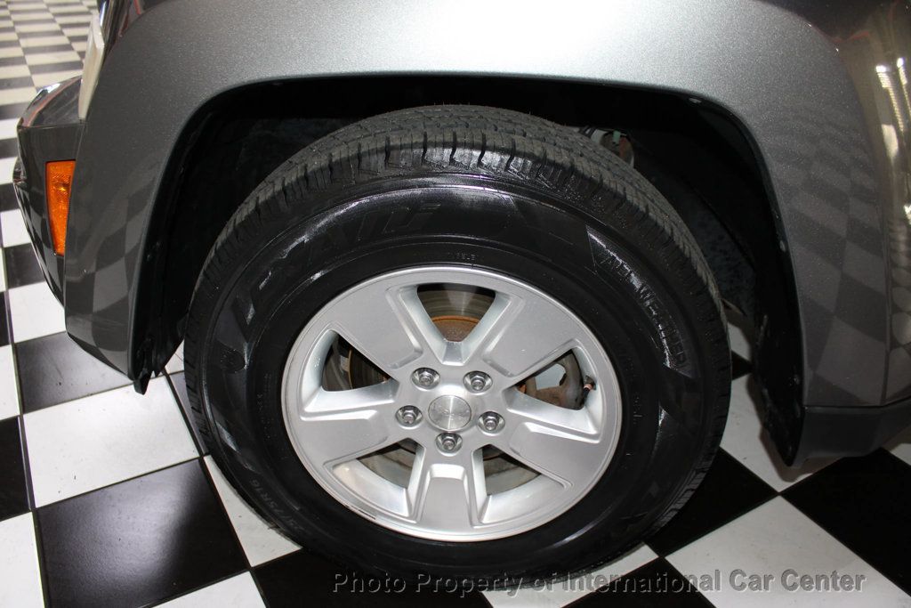 2012 Jeep Liberty Sport SUV 4D - 22939704 - 30