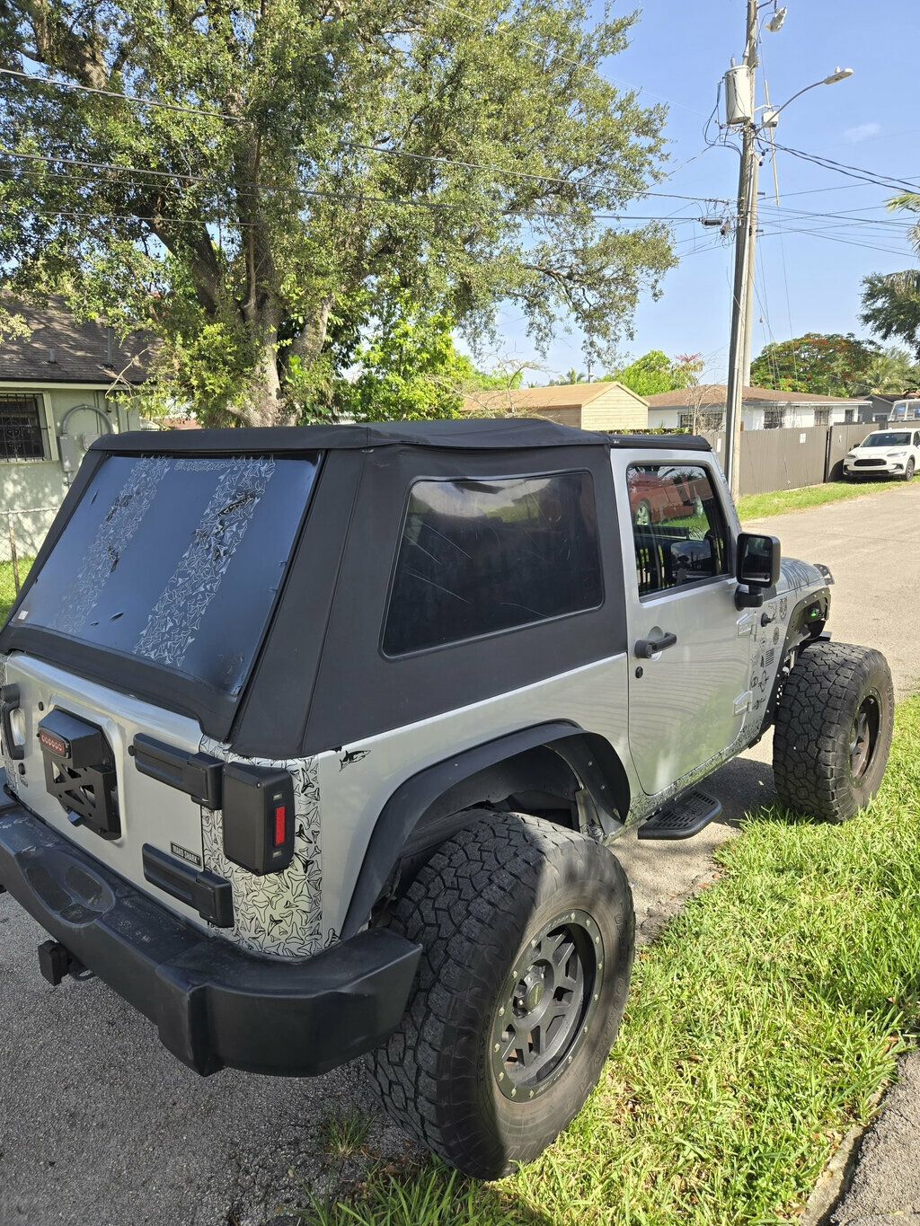 2012 Jeep Wrangler 4WD 2dr Freedom Edition - 23055316 - 10