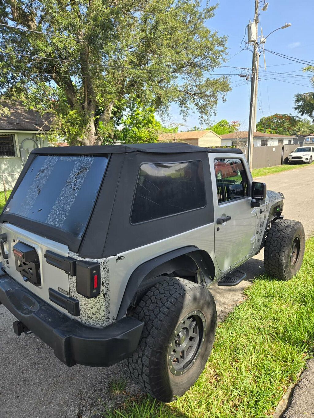 2012 Jeep Wrangler 4WD 2dr Freedom Edition - 23055316 - 16