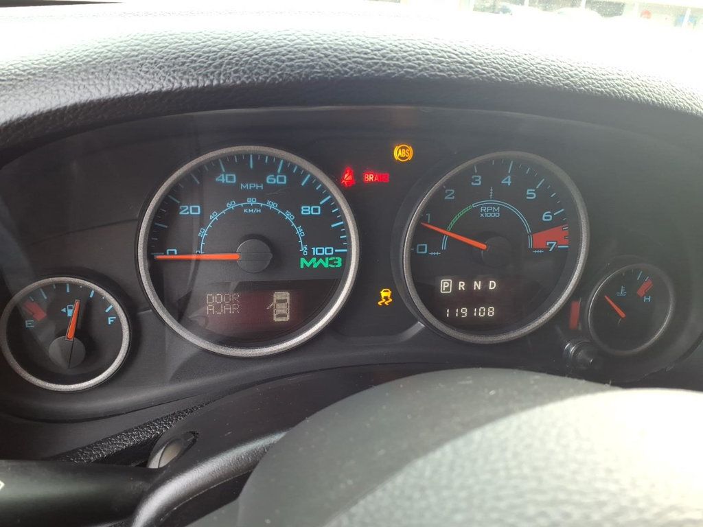 2012 Jeep Wrangler 4WD 2dr Rubicon - 23018575 - 10