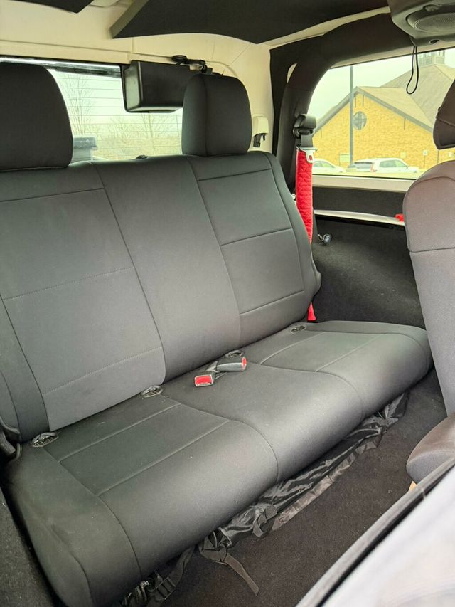 2012 Jeep Wrangler 4WD 2dr Rubicon - 22966741 - 11