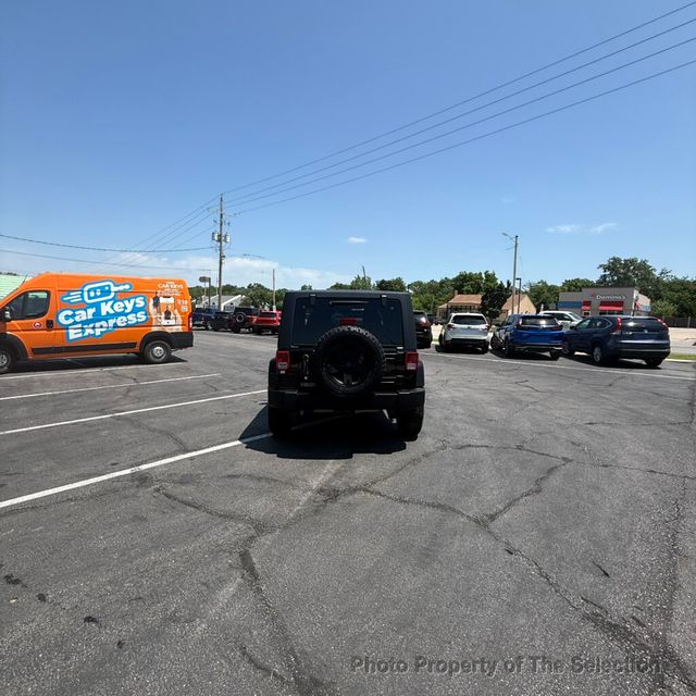 2012 Jeep Wrangler 4WD 2DR RUBICON W/HARDTOP & CONVENIENCE PACKAGE - 23029213 - 11