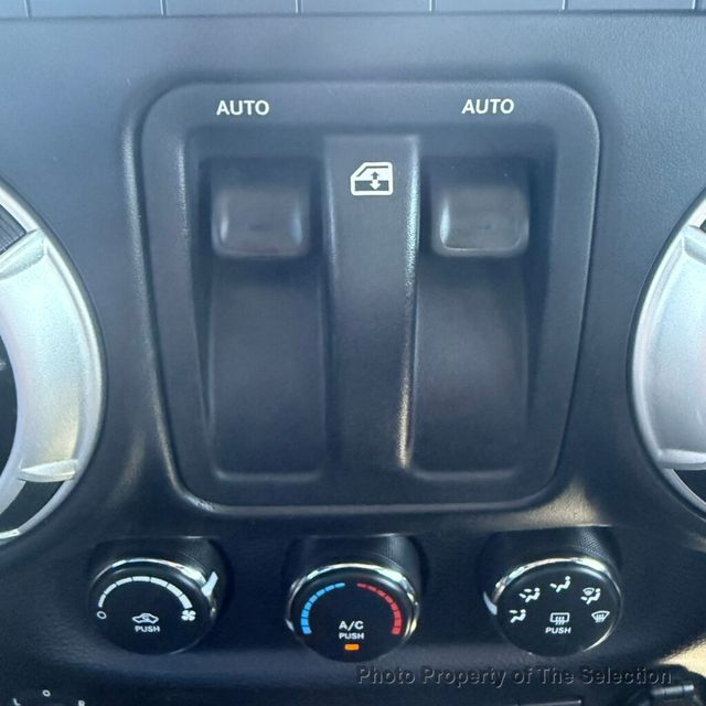 2012 Jeep Wrangler 4WD 2DR RUBICON W/HARDTOP & CONVENIENCE PACKAGE - 23029213 - 31