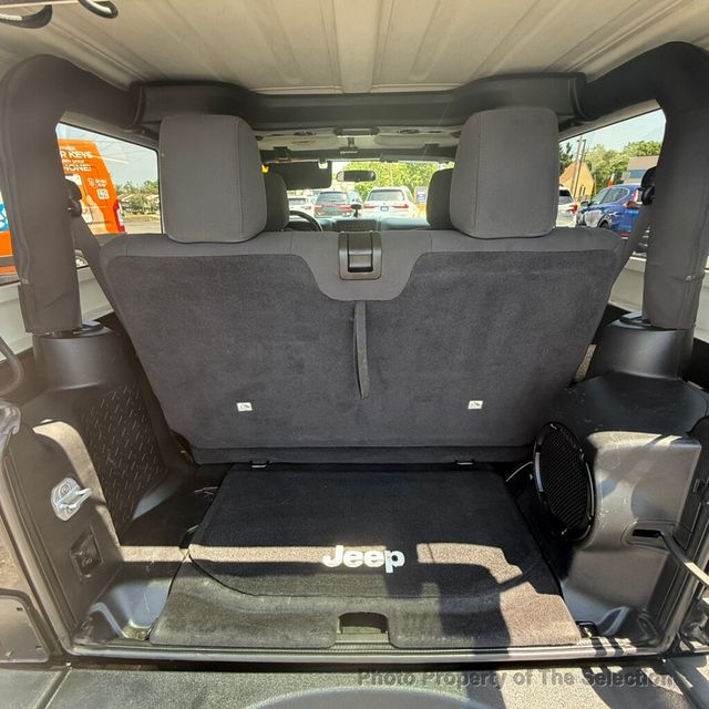 2012 Jeep Wrangler 4WD 2DR RUBICON W/HARDTOP & CONVENIENCE PACKAGE - 23029213 - 35