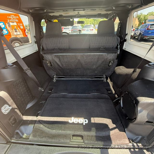 2012 Jeep Wrangler 4WD 2DR RUBICON W/HARDTOP & CONVENIENCE PACKAGE - 23029213 - 36
