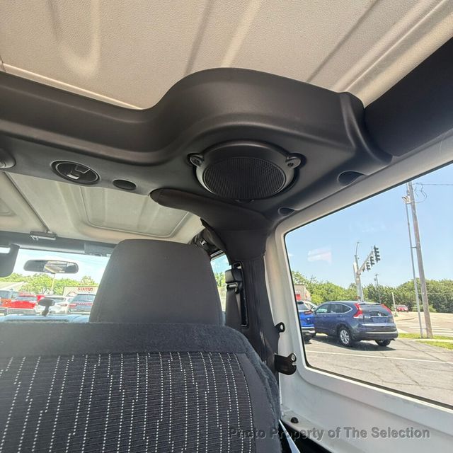 2012 Jeep Wrangler 4WD 2DR RUBICON W/HARDTOP & CONVENIENCE PACKAGE - 23029213 - 39