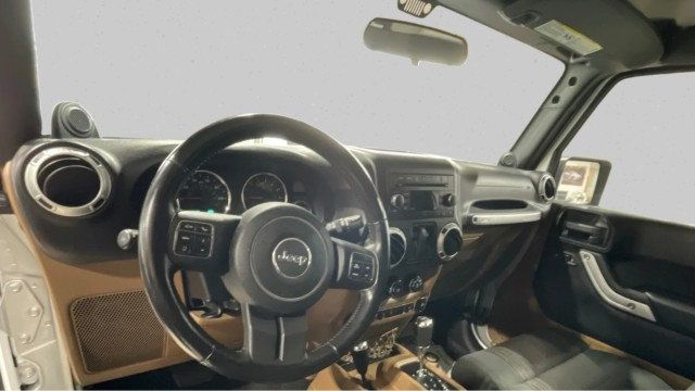 2012 Jeep Wrangler 4WD 2dr Sahara - 22964776 - 9
