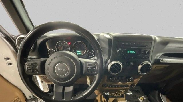2012 Jeep Wrangler 4WD 2dr Sahara - 22964776 - 11