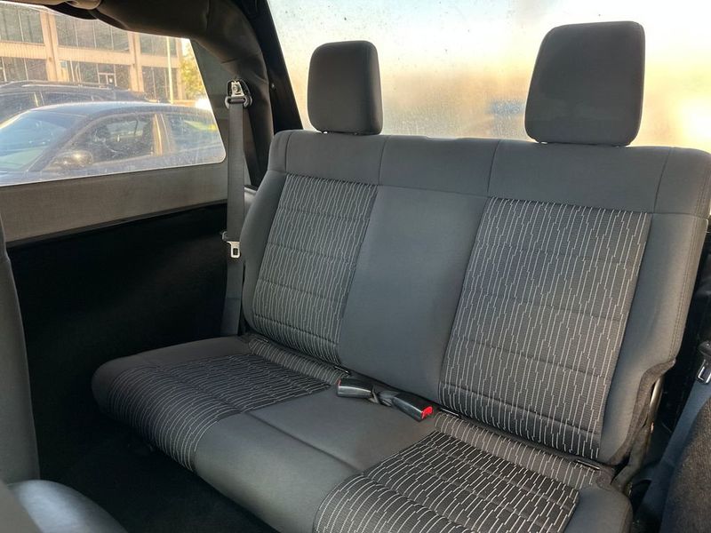 2012 Jeep Wrangler 4WD 2dr Sahara - 22952131 - 14