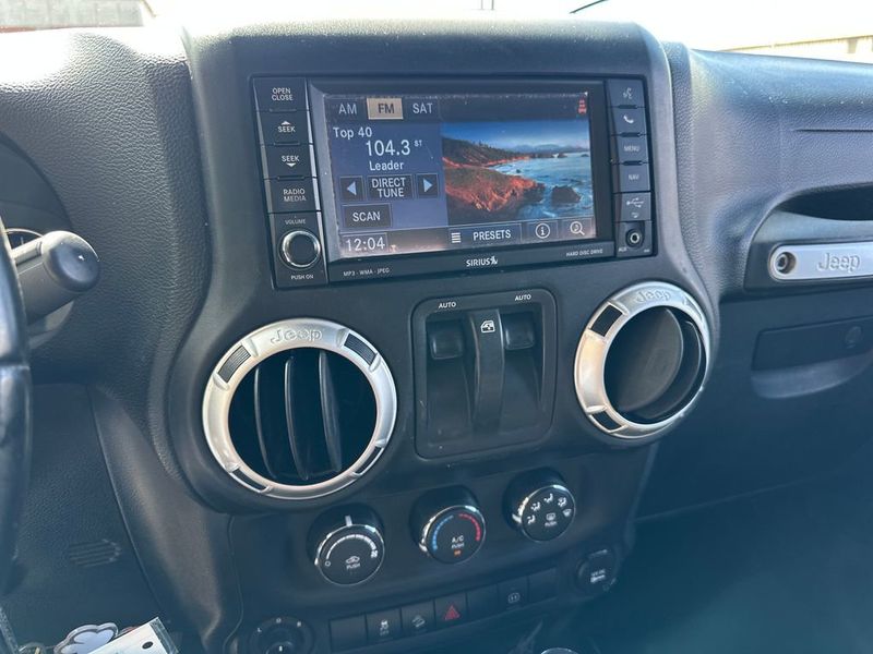 2012 Jeep Wrangler 4WD 2dr Sahara - 22952131 - 15