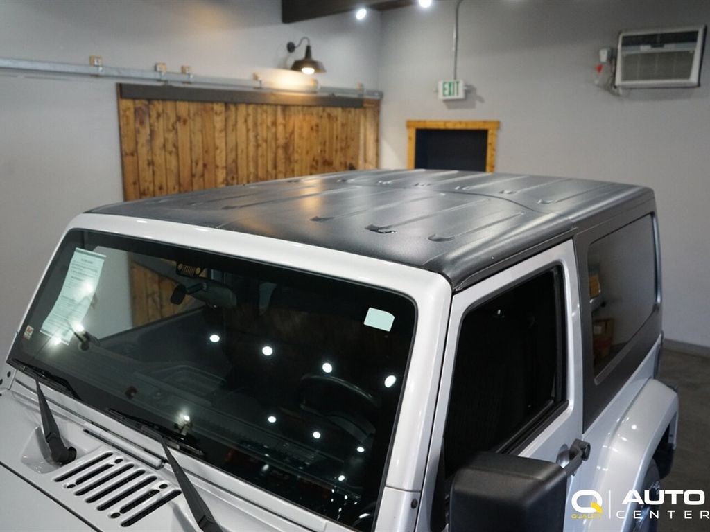 2012 Jeep Wrangler 4WD 2dr Sahara - 22918269 - 10