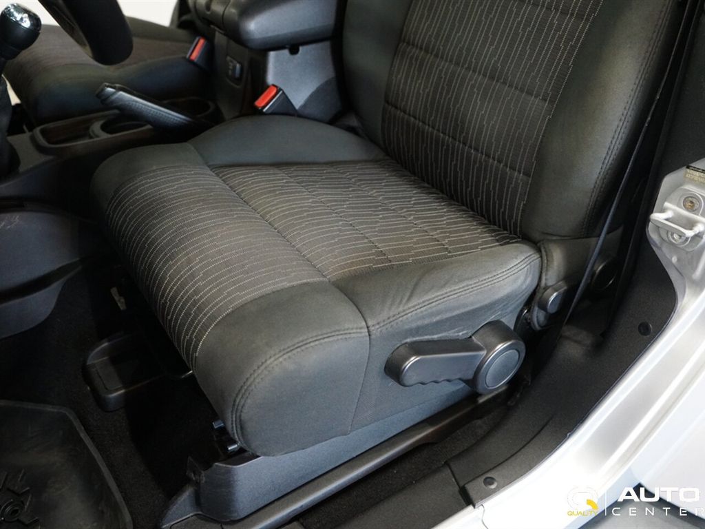 2012 Jeep Wrangler 4WD 2dr Sahara - 22918269 - 17