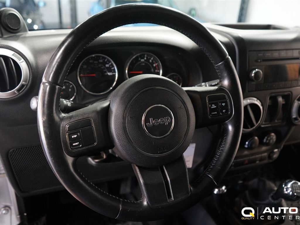 2012 Jeep Wrangler 4WD 2dr Sahara - 22918269 - 20