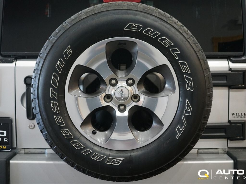 2012 Jeep Wrangler 4WD 2dr Sahara - 22918269 - 6